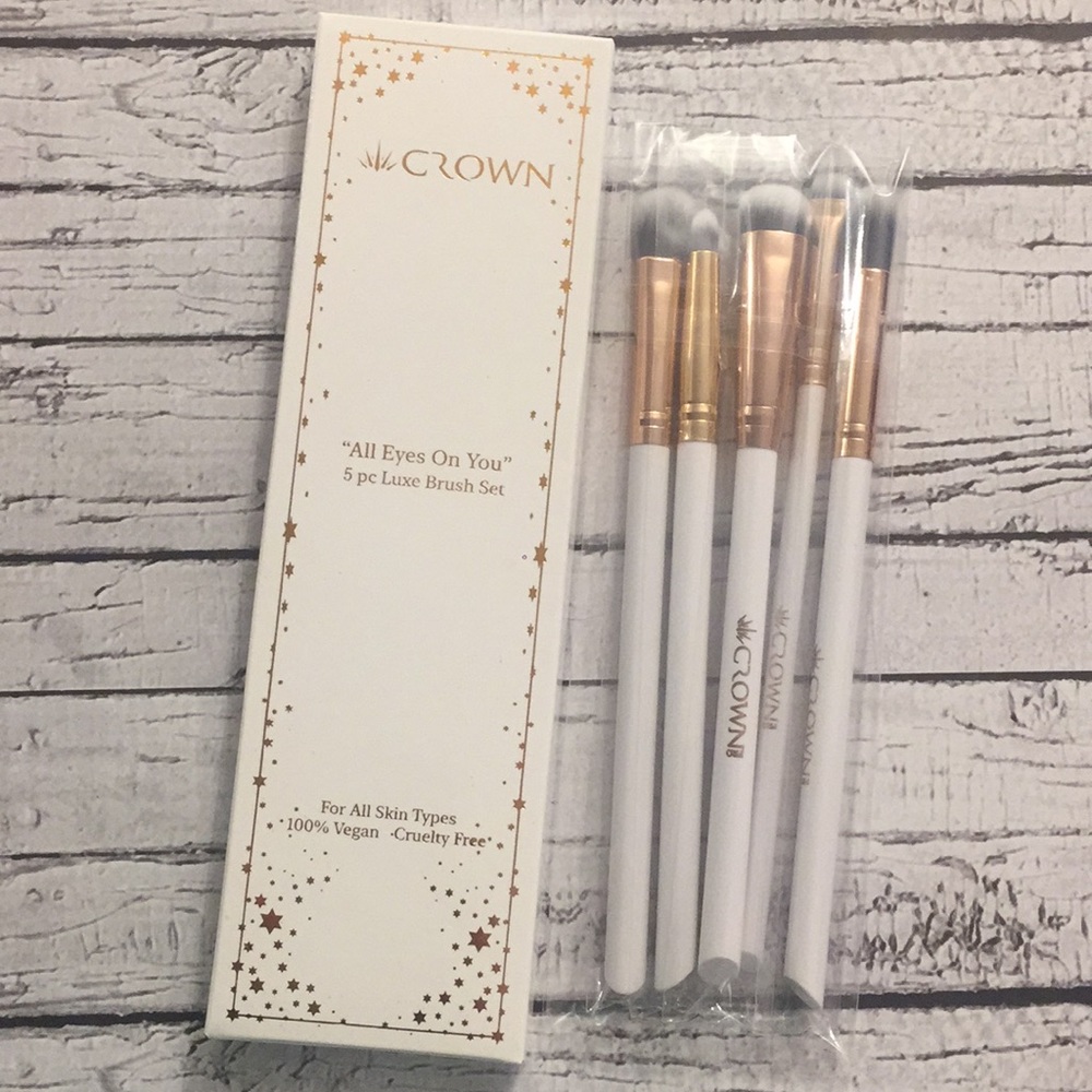 Crown “All Eyes On You” 5 Pc Brush Set NEW IN BOX